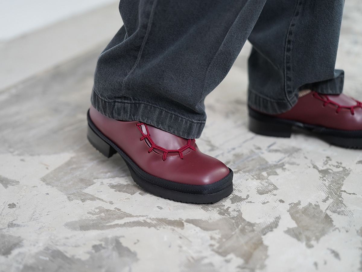 割引可品MIDORIKAWARYO / Chain Square ローファー 靴